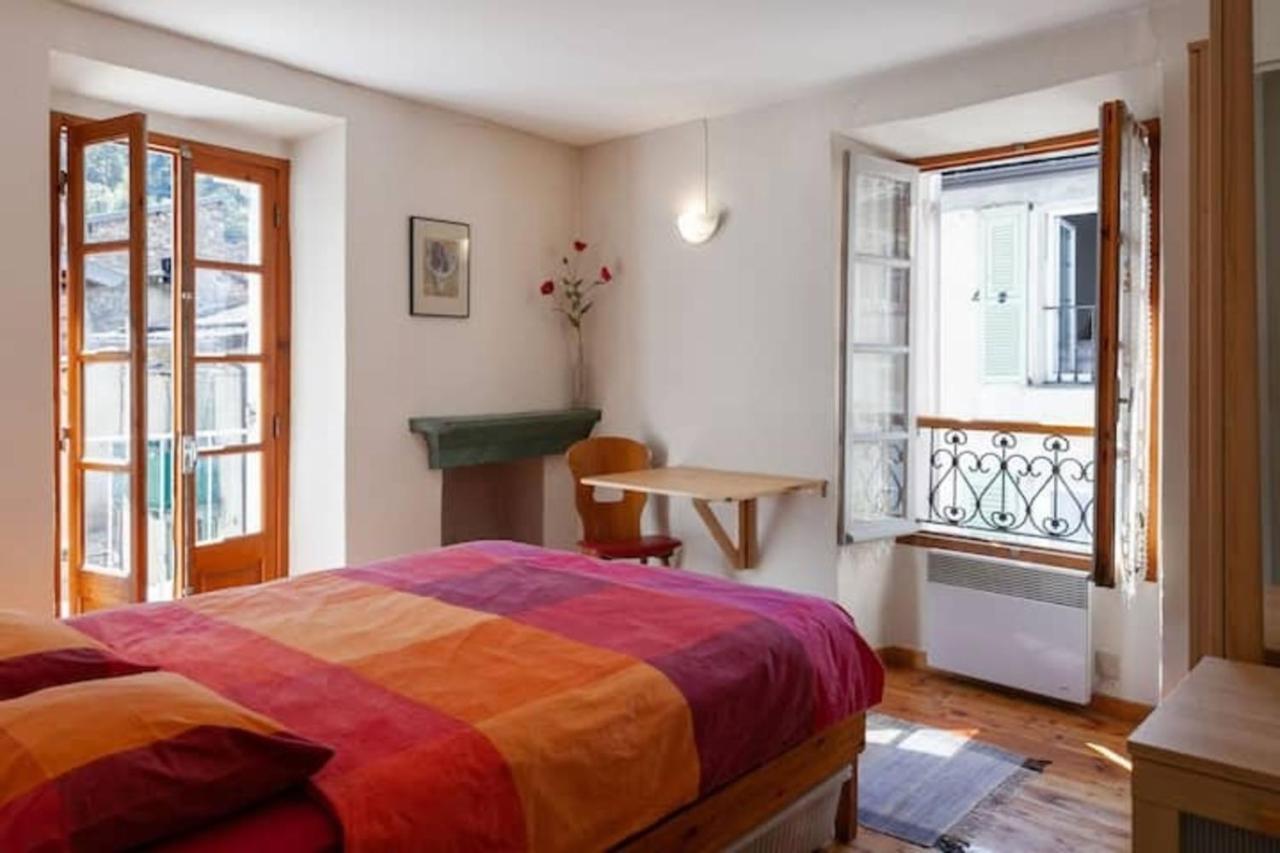 Sunny 1-Bed Apartment In Lovely Mountain Village La Brigue Exterior foto
