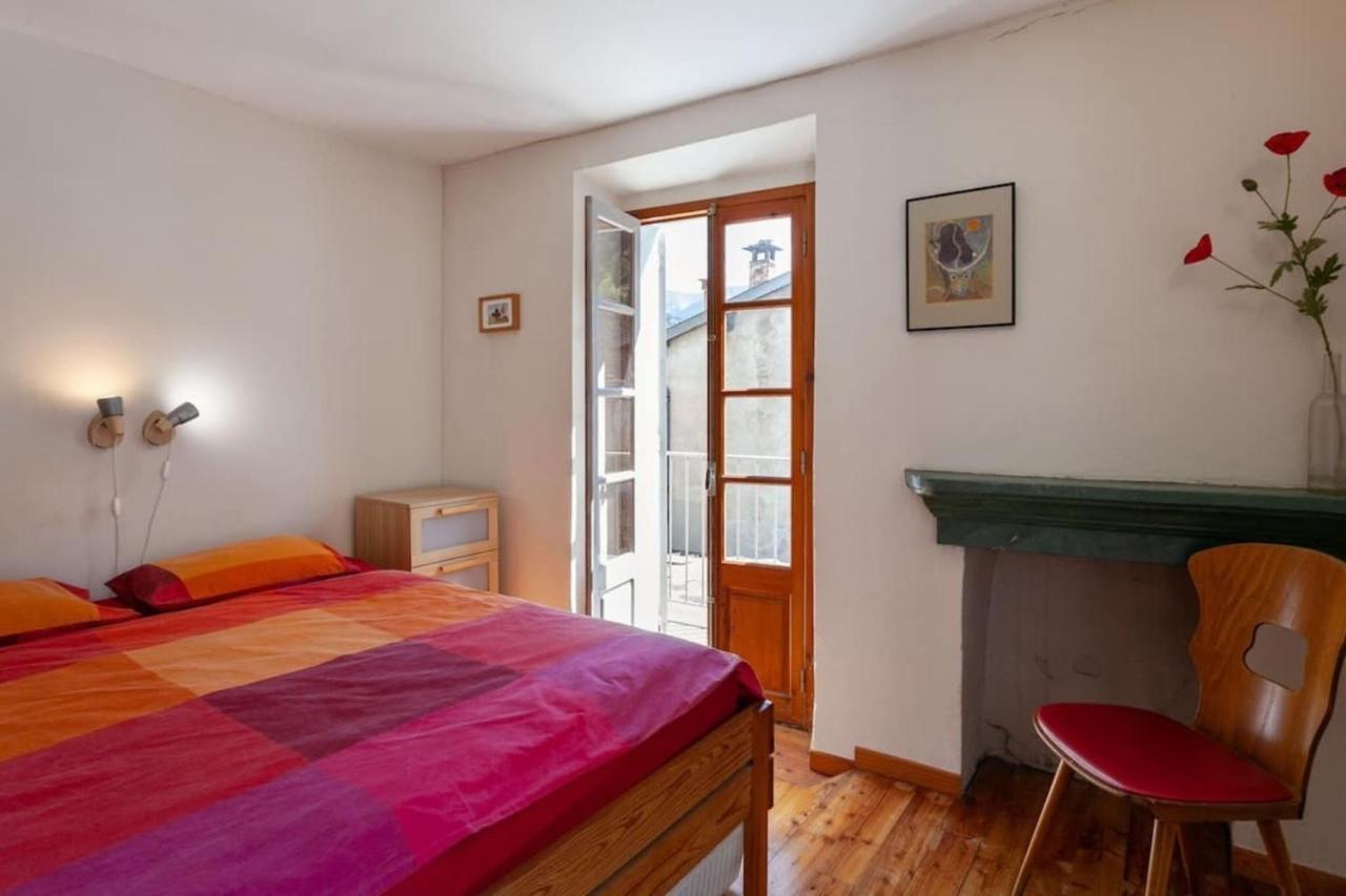Sunny 1-Bed Apartment In Lovely Mountain Village La Brigue Exterior foto